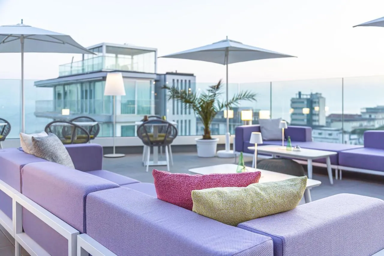 J44 Lifestyle Hotel Lido di Jesolo 5*,