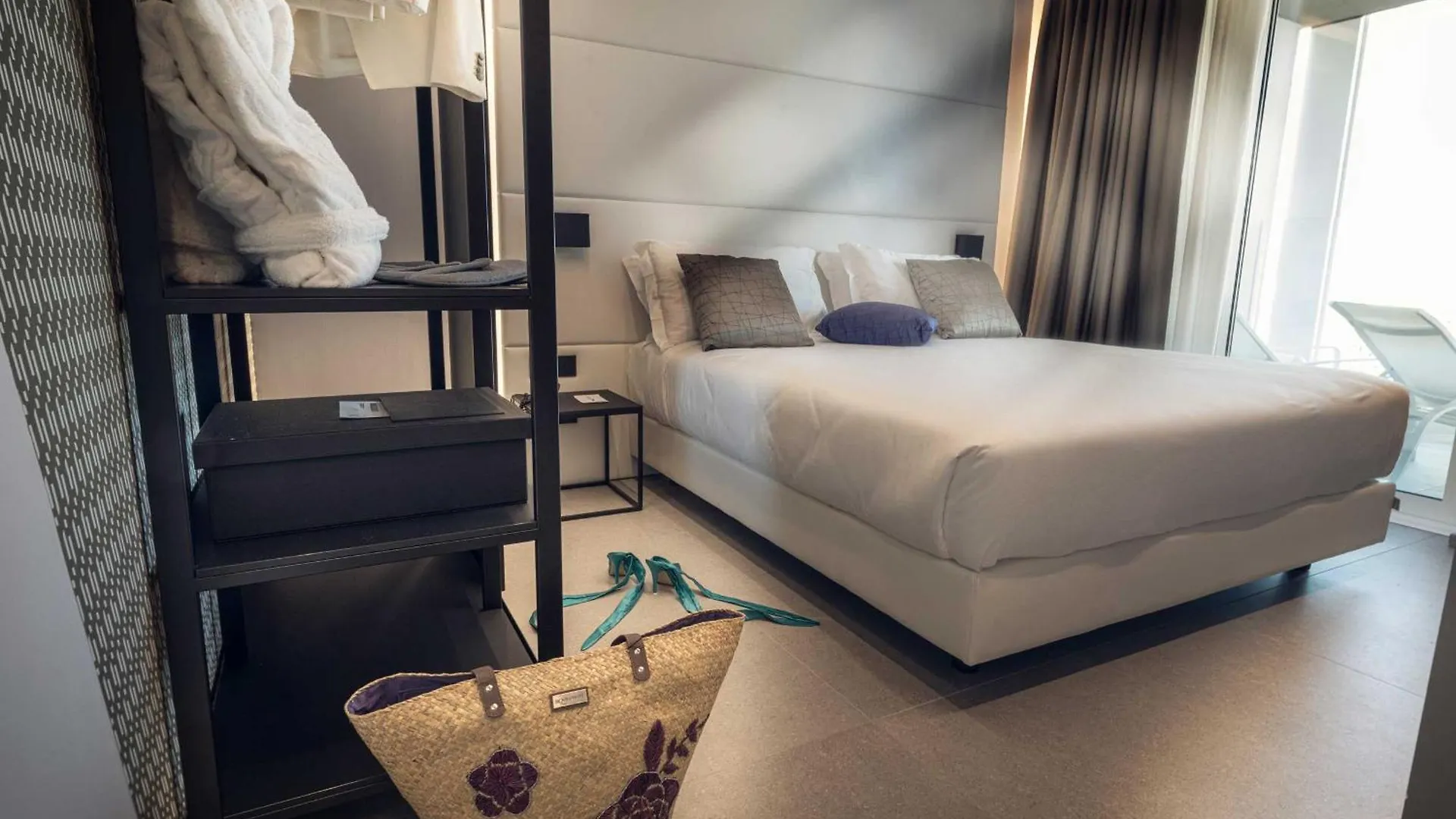 J44 Lifestyle Hotel リド・ディ・イエゾロ 5*,  イタリア